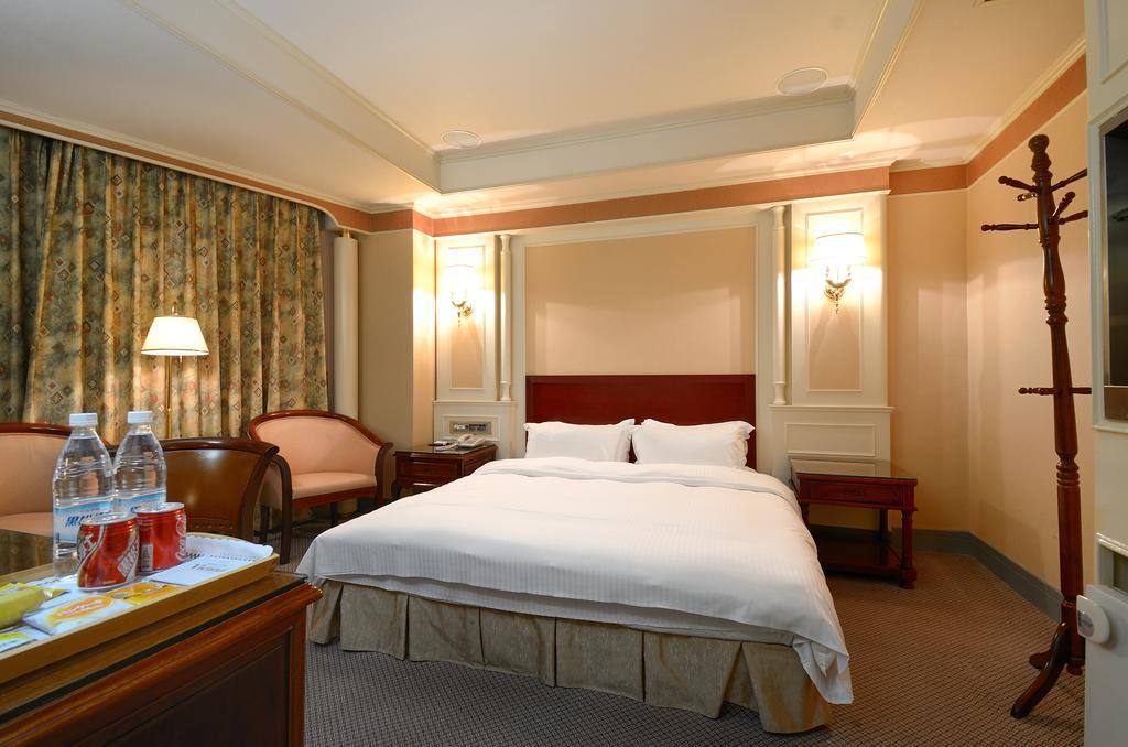 Duke Business Hotel Taoyuan Exterior foto